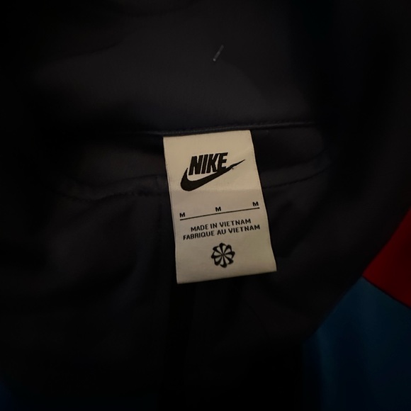 Nice jacket - Picture 4 of 5